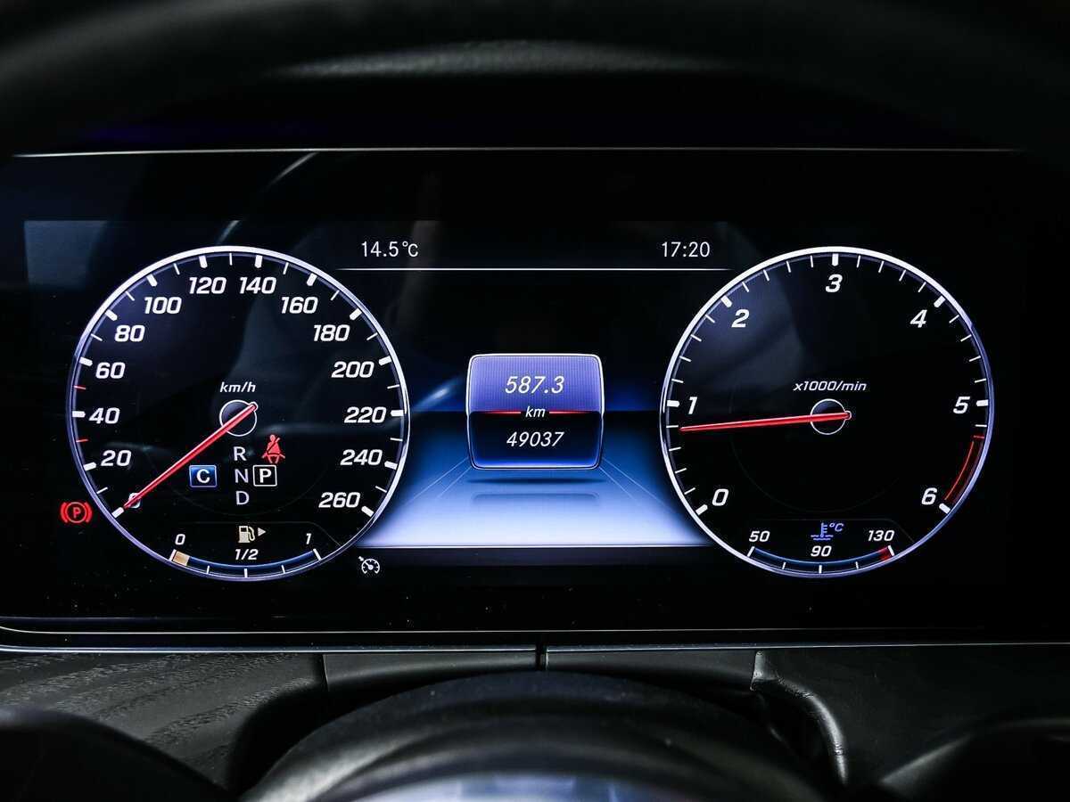 Б/У Мерседес-Бенц Е-Класс 2018 года. Фото: #9