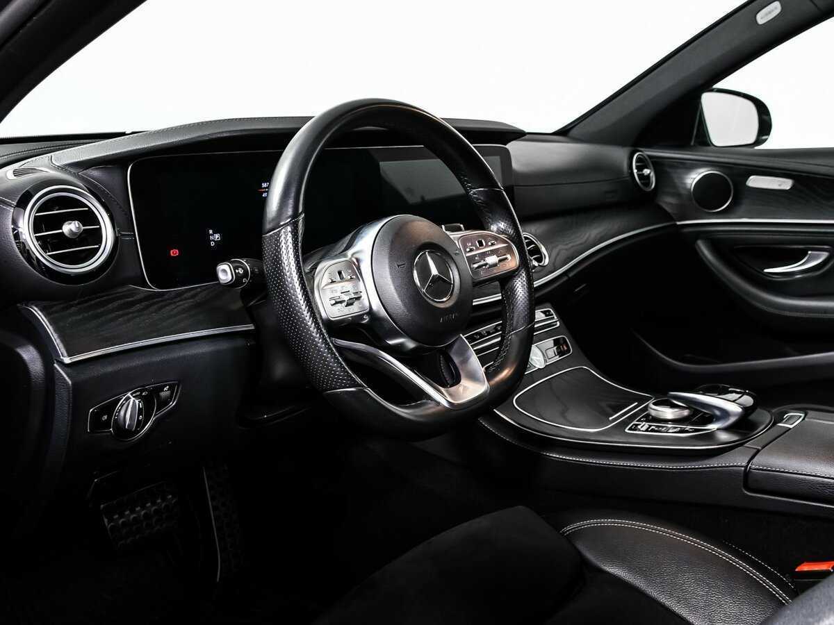 Б/У Мерседес-Бенц Е-Класс 2018 года. Фото: #11