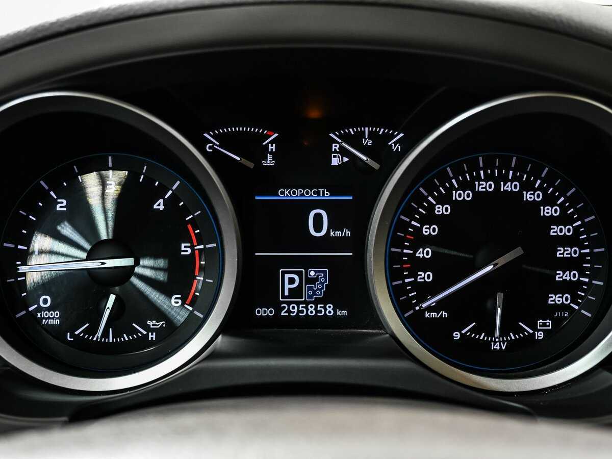 Б/У Тойота Лэнд Крузер 2012 года. Фото: #9