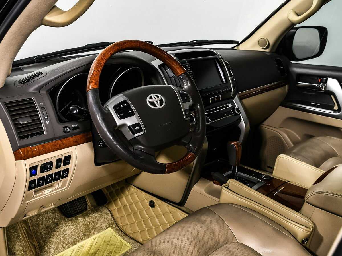 Б/У Тойота Лэнд Крузер 2012 года. Фото: #11