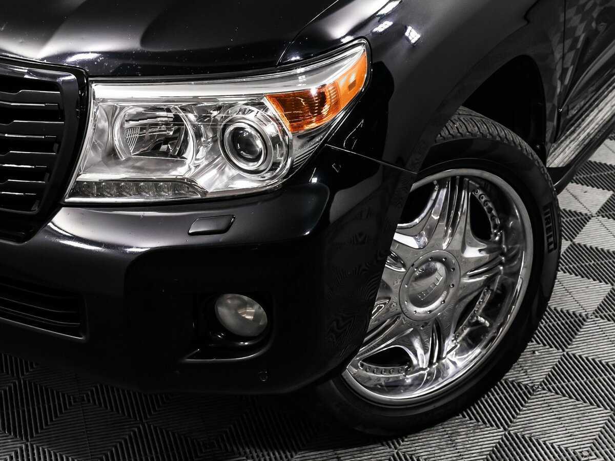 Б/У Тойота Лэнд Крузер 2012 года. Фото: #14