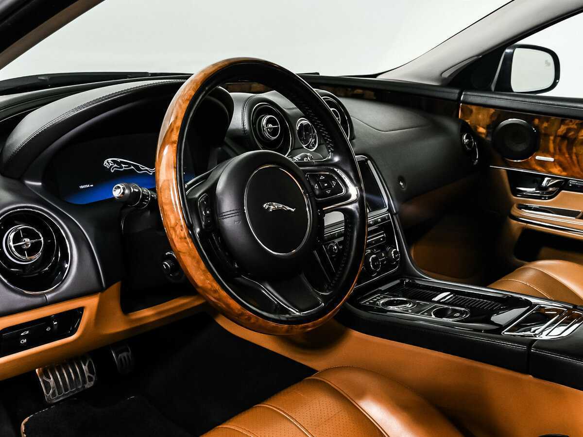 Б/У Ягуар ИксДжи 2010 года. Фото: #11