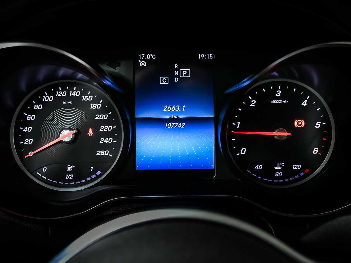 Б/У Мерседес-Бенц Ц-Класс 2018 года. Фото: #9