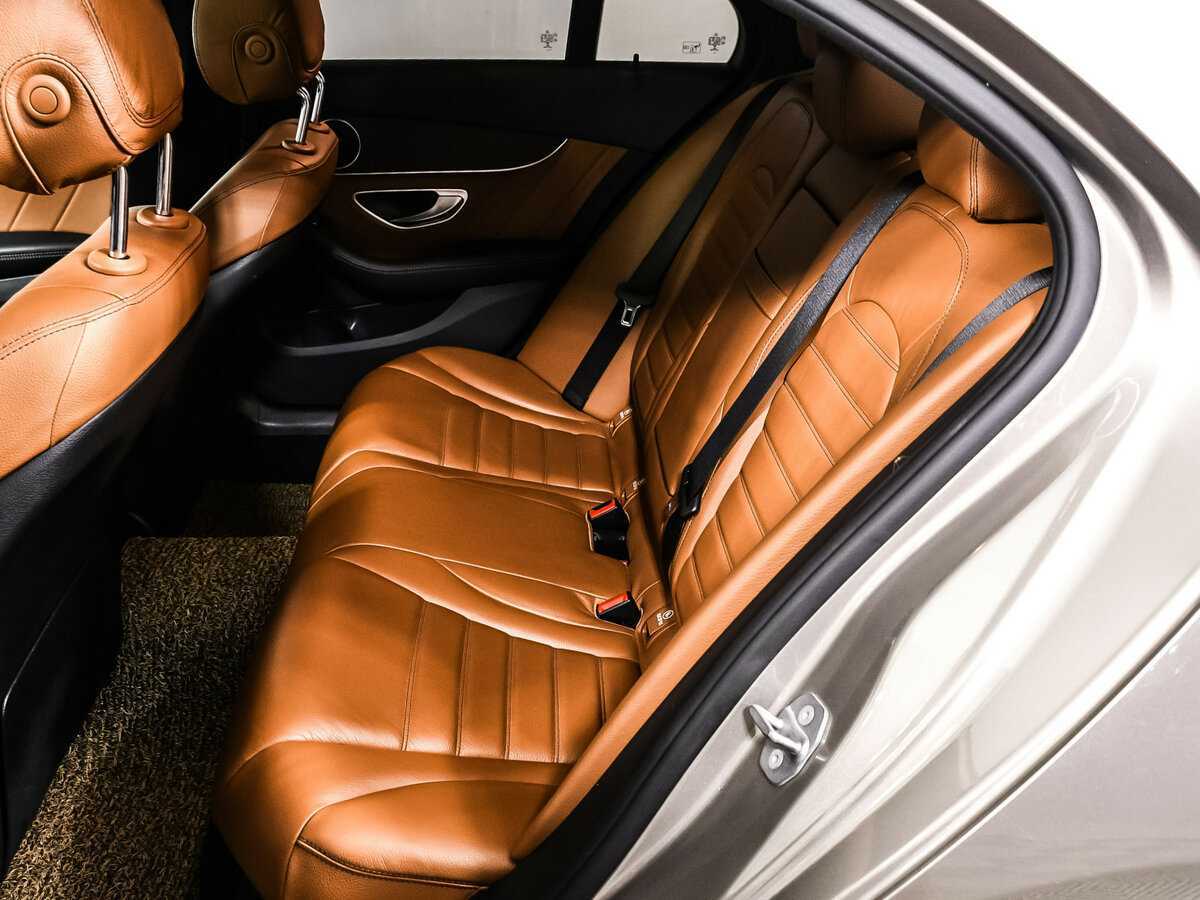 Б/У Мерседес-Бенц Ц-Класс 2018 года. Фото: #12