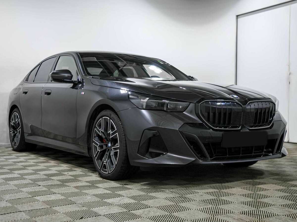 Б/У БМВ 5 серии 2024 года. Фото: #2