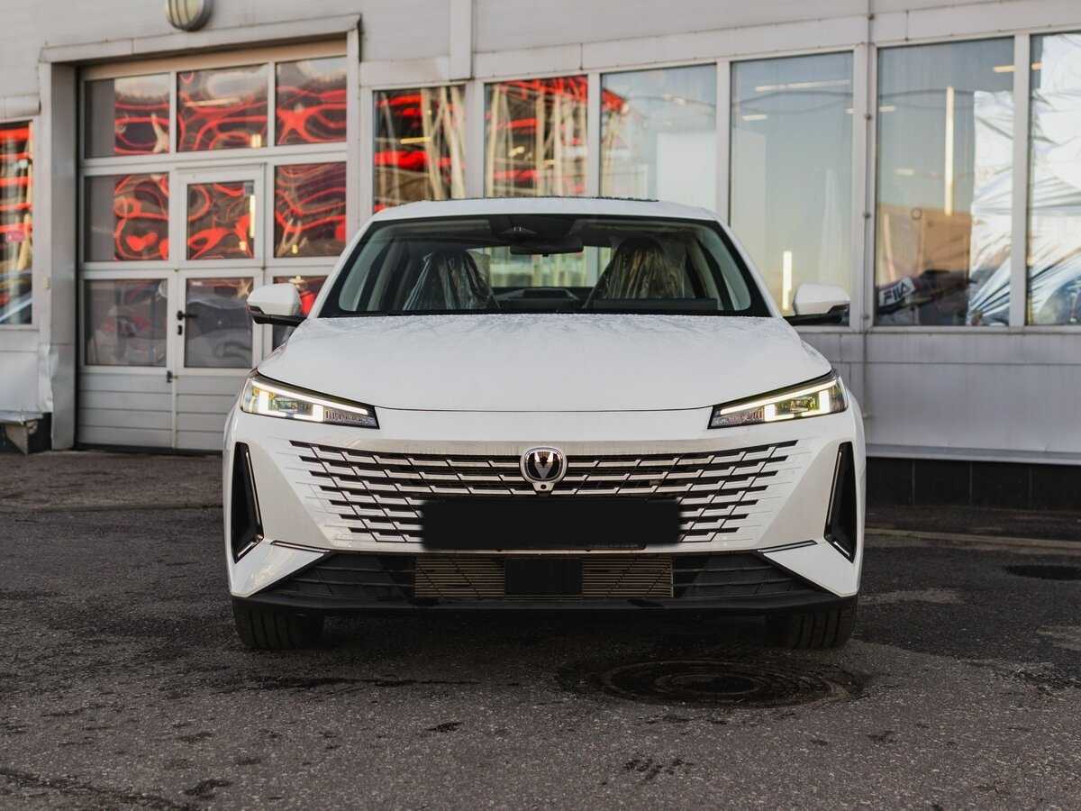 Б/У Чанган Ламур 2023 года. Фото: #1