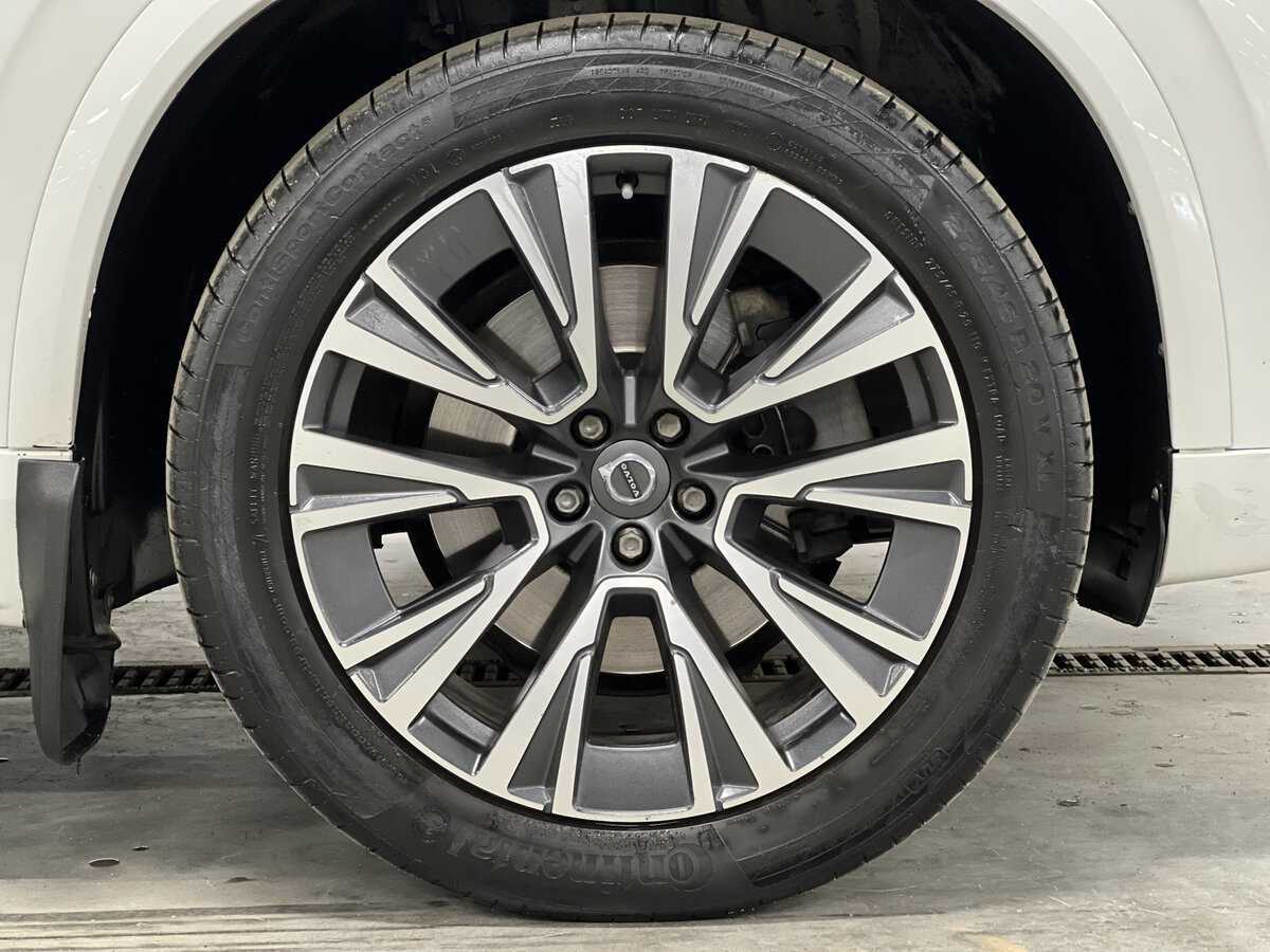 Б/У Вольво ИксЦ90 2020 года. Фото: #17