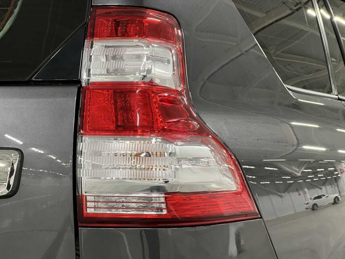 Б/У Тойота Лэнд Крузер Прадо 2014 года. Фото: #8