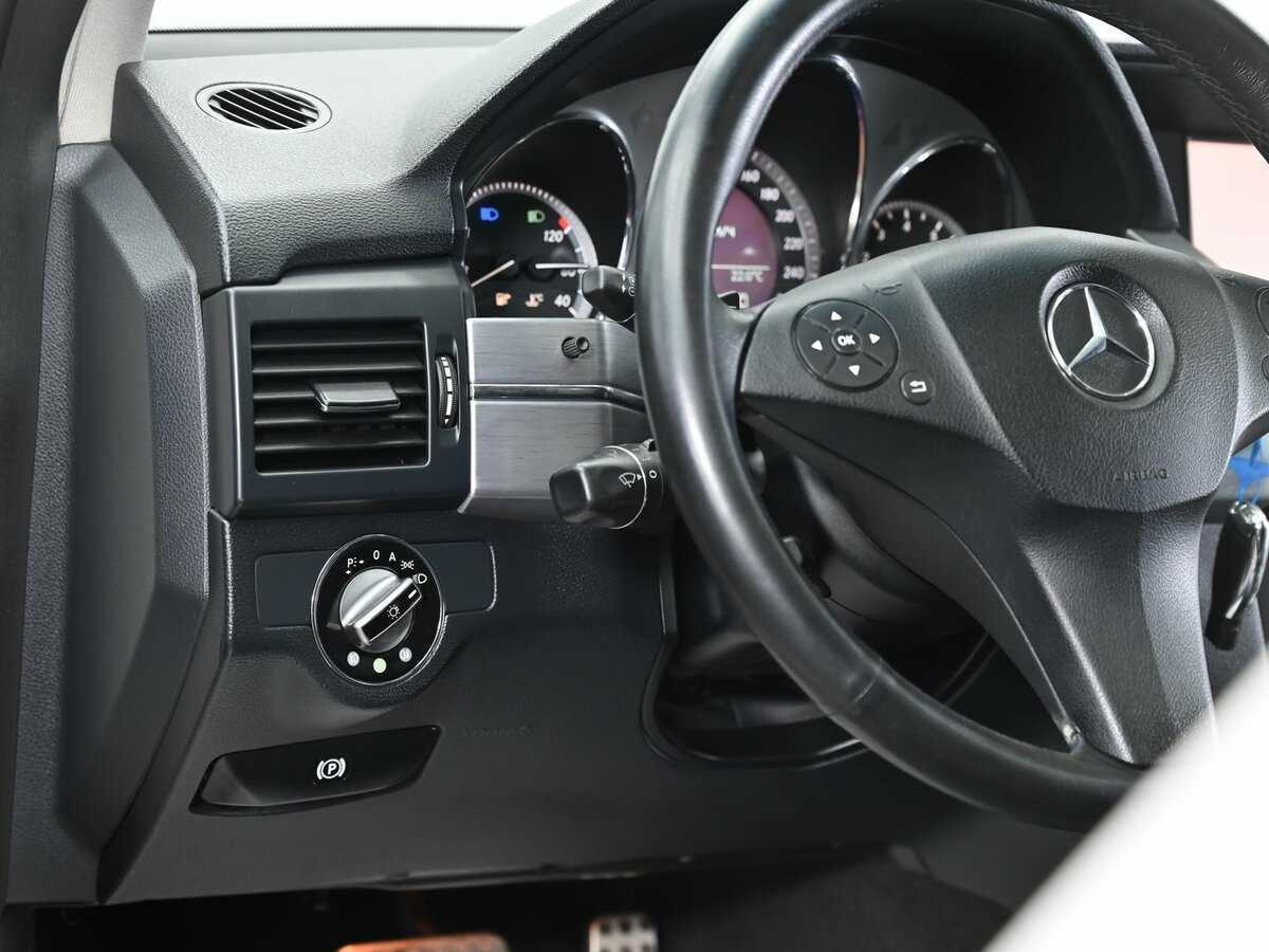 Б/У Мерседес-Бенц ГЛК-Класс 2009 года. Фото: #6