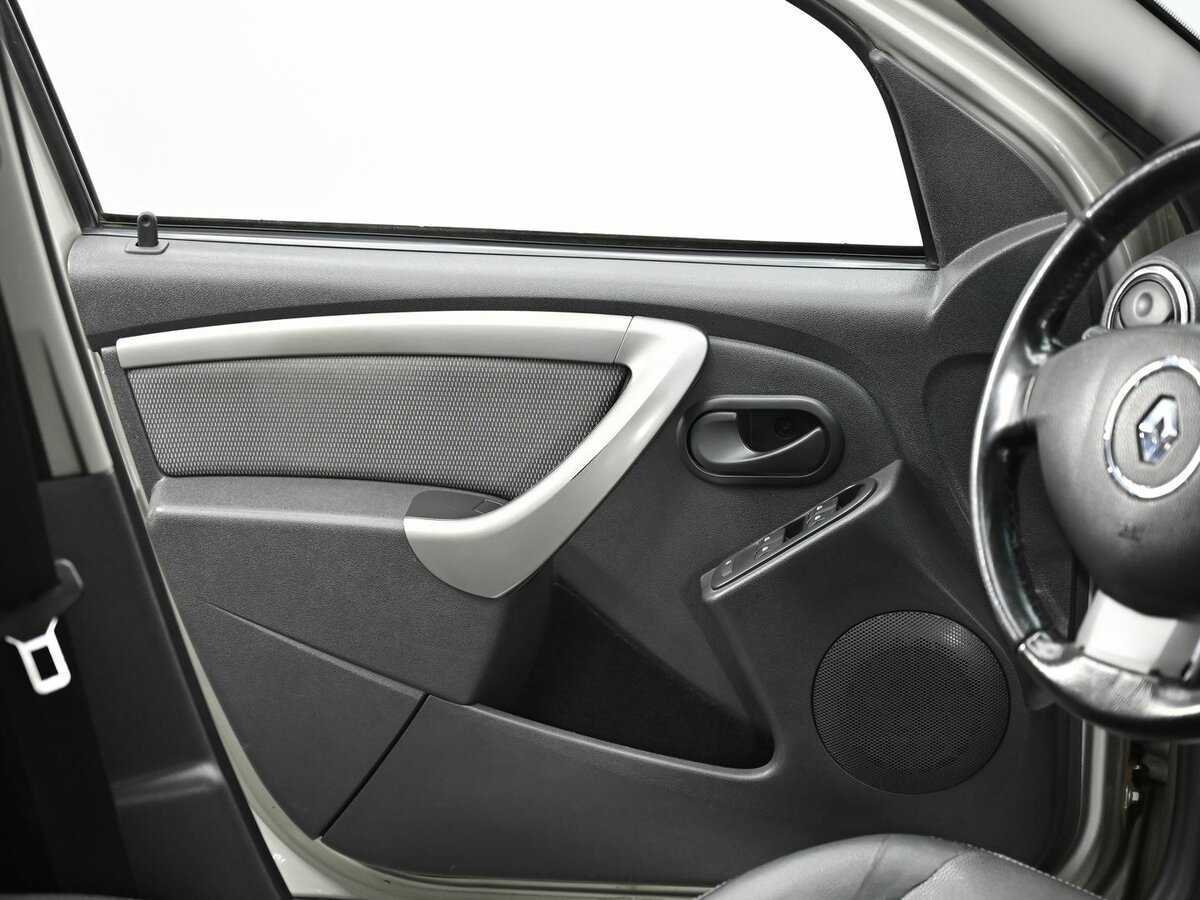 Б/У Рено Дастер 2014 года. Фото: #4