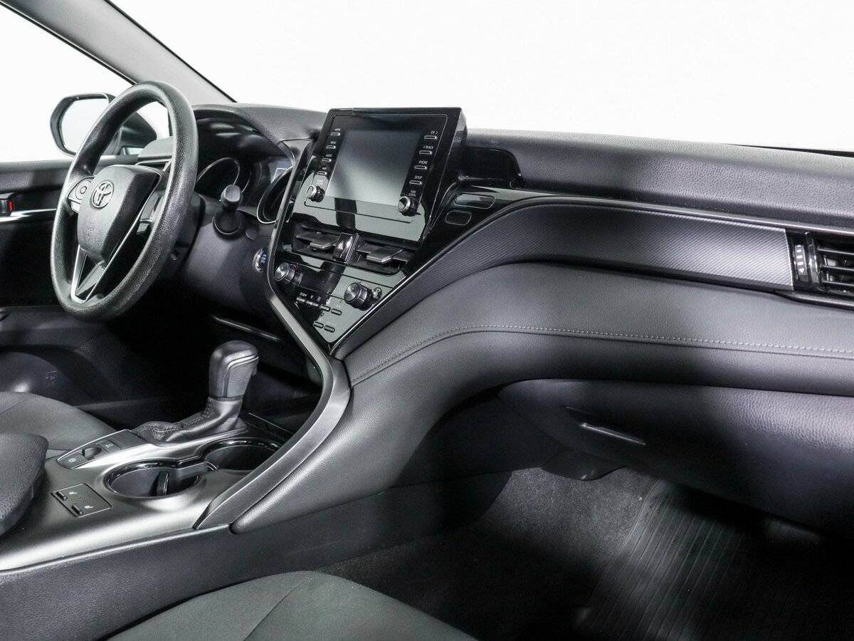 Б/У Тойота Камри 2021 года. Фото: #6