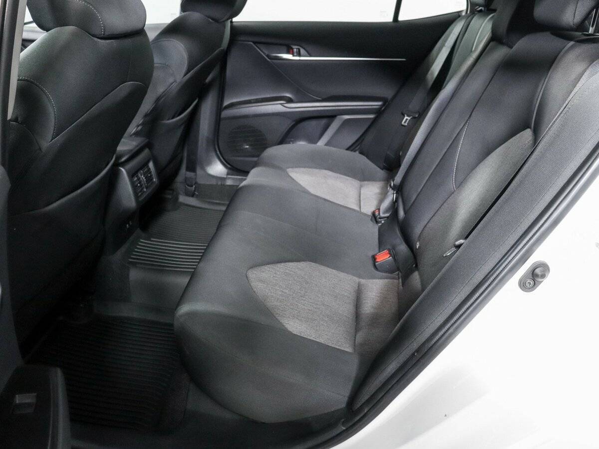 Б/У Тойота Камри 2021 года. Фото: #7