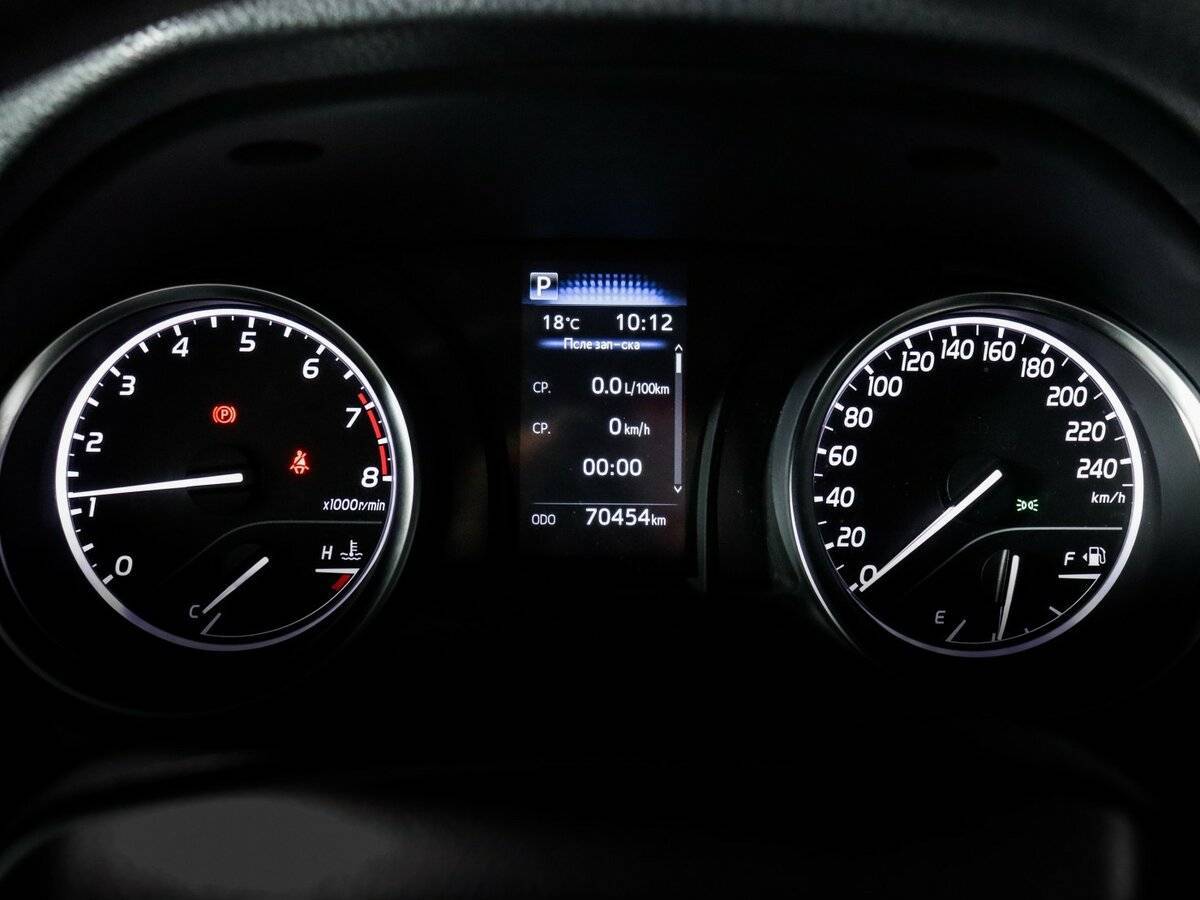 Б/У Тойота Камри 2021 года. Фото: #8