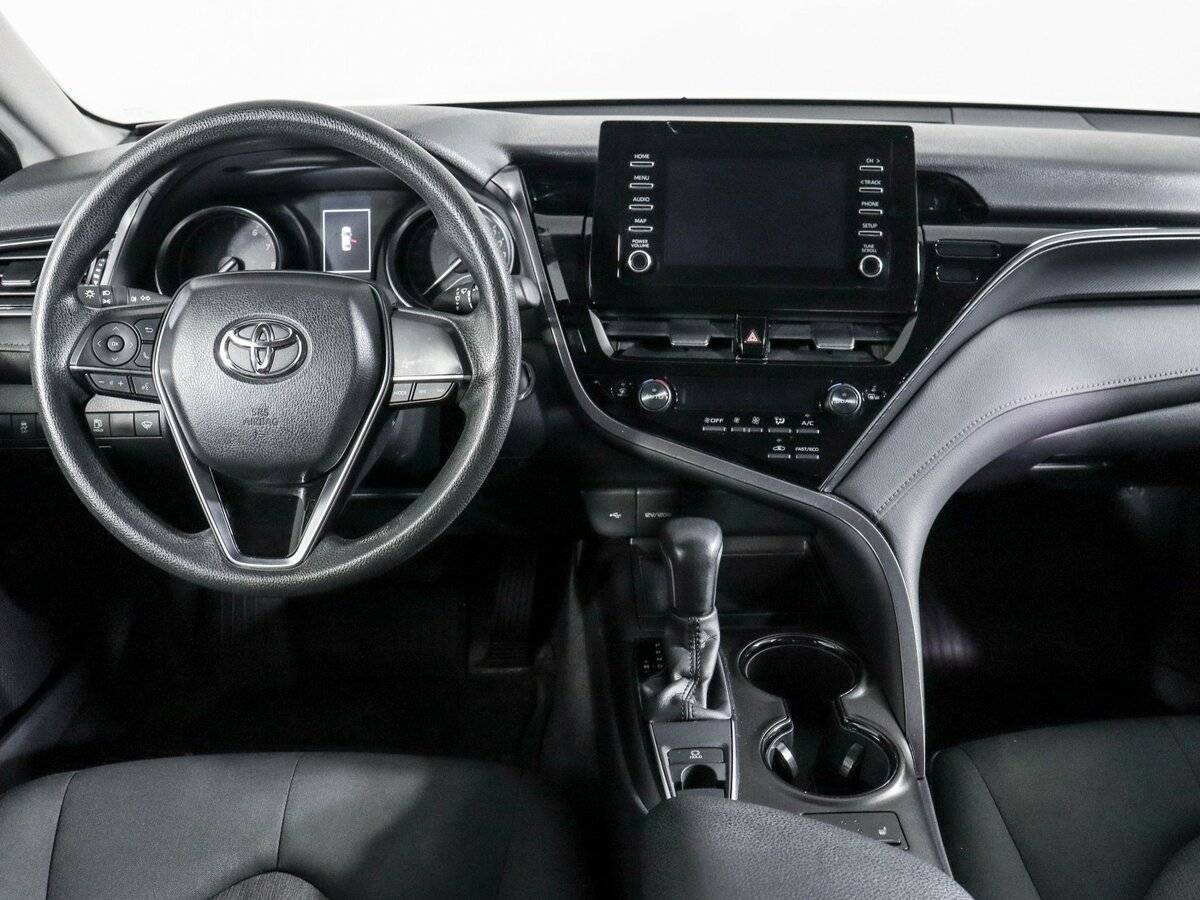 Б/У Тойота Камри 2021 года. Фото: #9