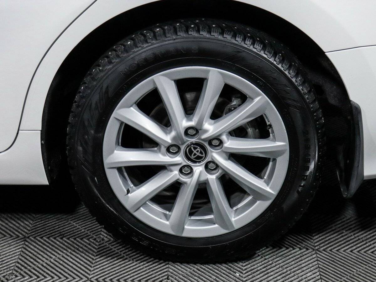 Б/У Тойота Камри 2021 года. Фото: #11