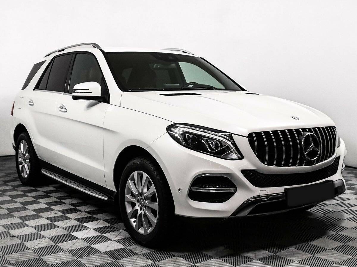 Б/У Мерседес-Бенц ГЛЕ 2015 года. Фото: #2