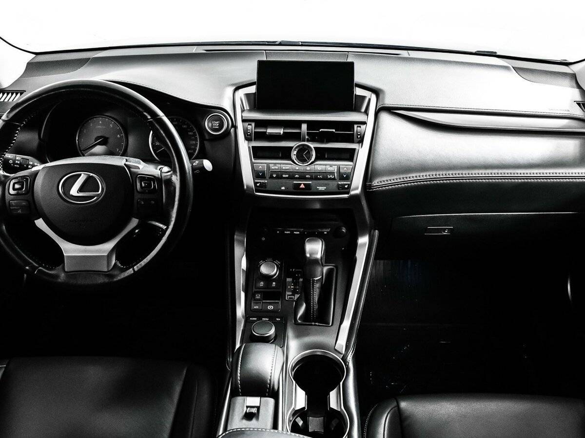 Б/У Лексус Н-Икс 2016 года. Фото: #10