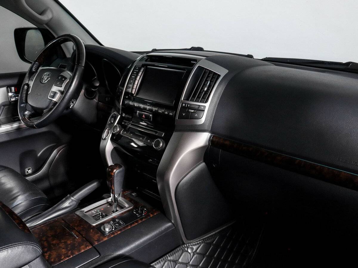 Б/У Тойота Лэнд Крузер 2013 года. Фото: #8