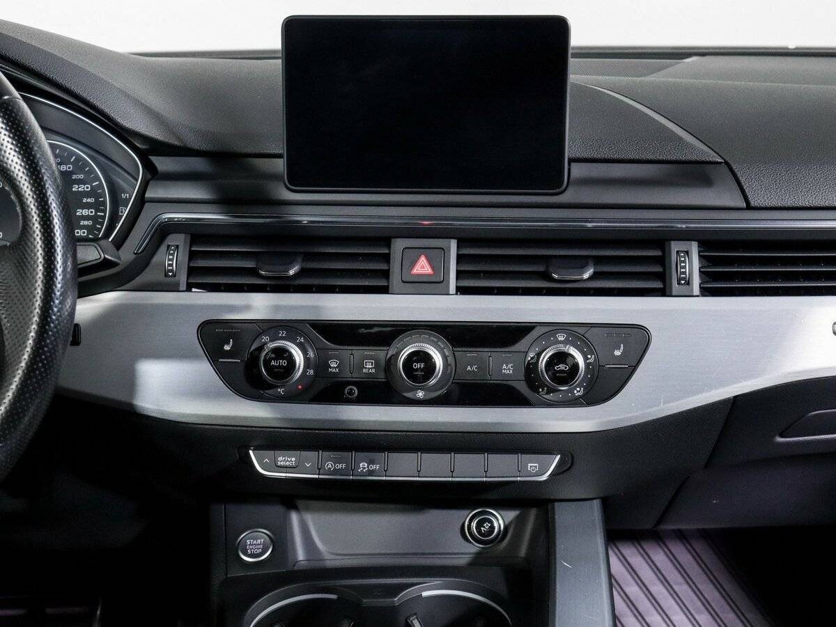 Б/У Ауди А4 2017 года. Фото: #9