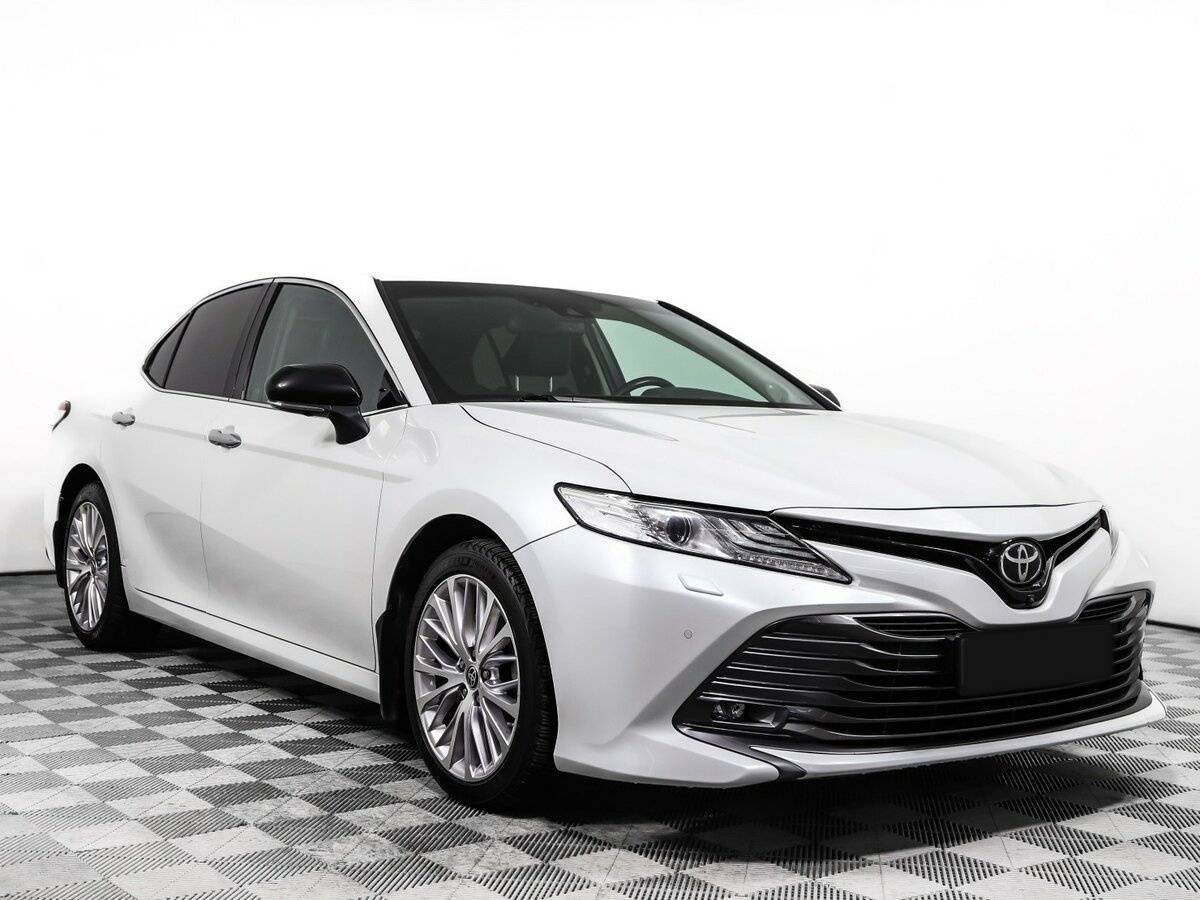Б/У Тойота Камри 2020 года. Фото: #2