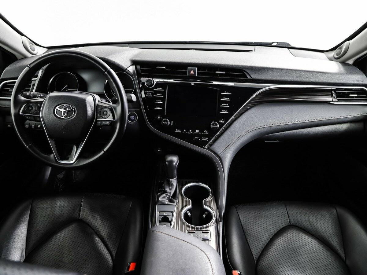 Б/У Тойота Камри 2020 года. Фото: #10