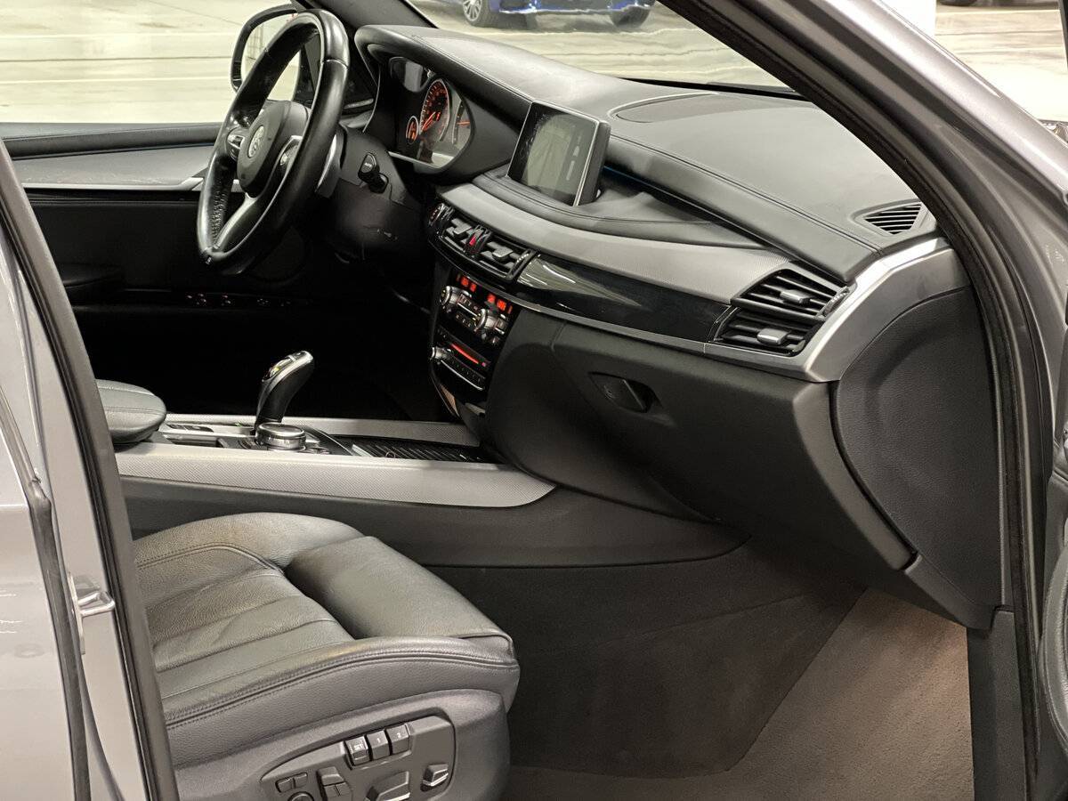 Б/У БМВ Икс5 2015 года. Фото: #10