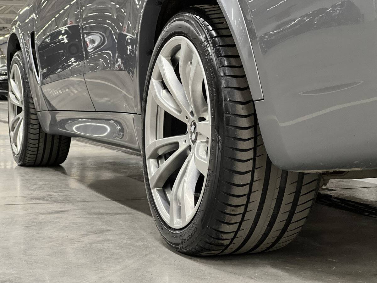 Б/У БМВ Икс5 2015 года. Фото: #22