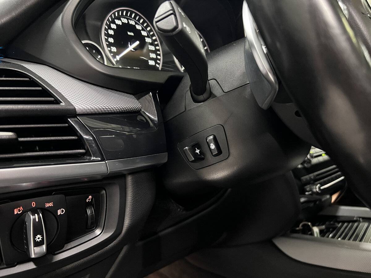 Б/У БМВ Икс5 2015 года. Фото: #25