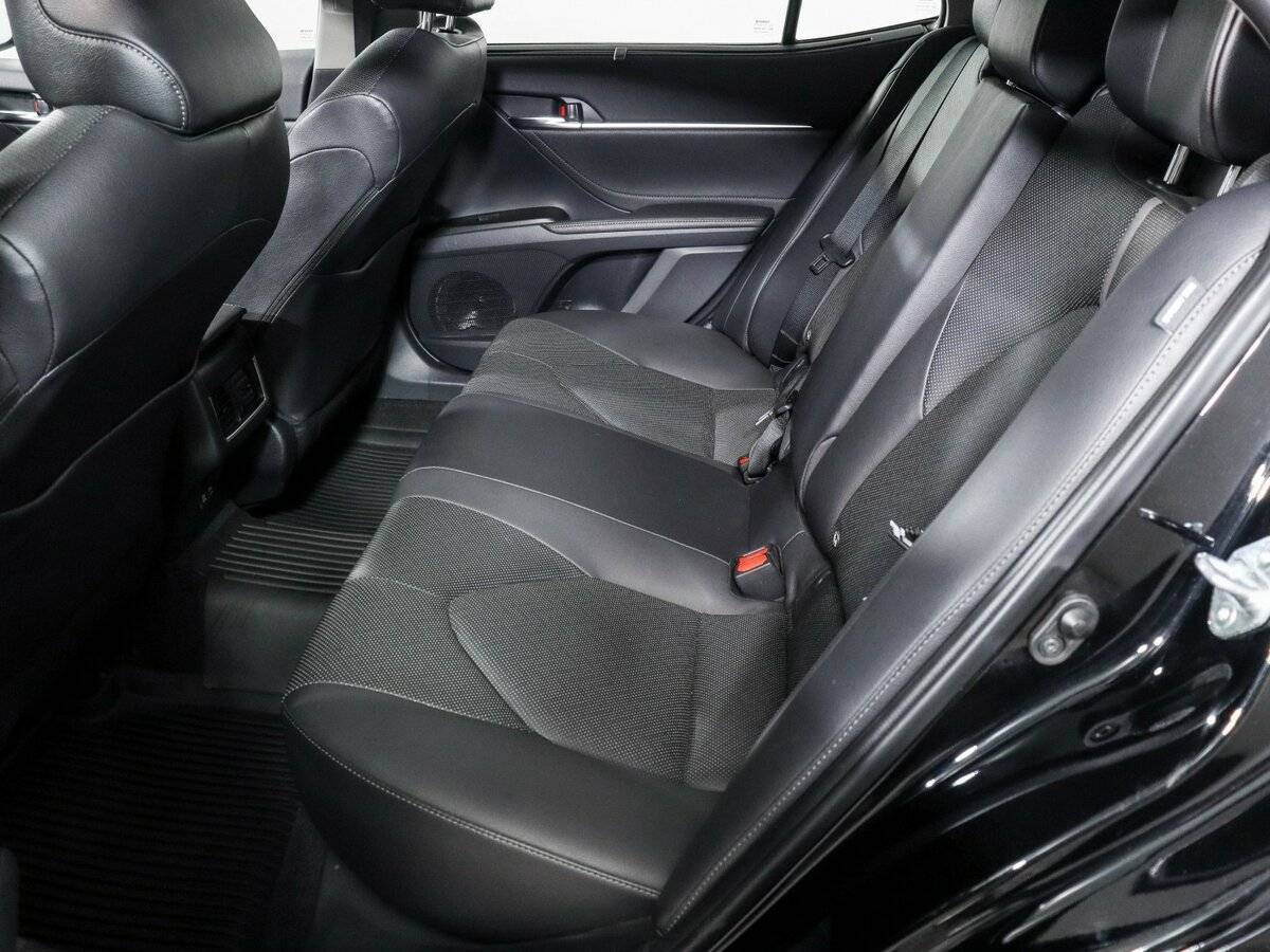 Б/У Тойота Камри 2021 года. Фото: #6