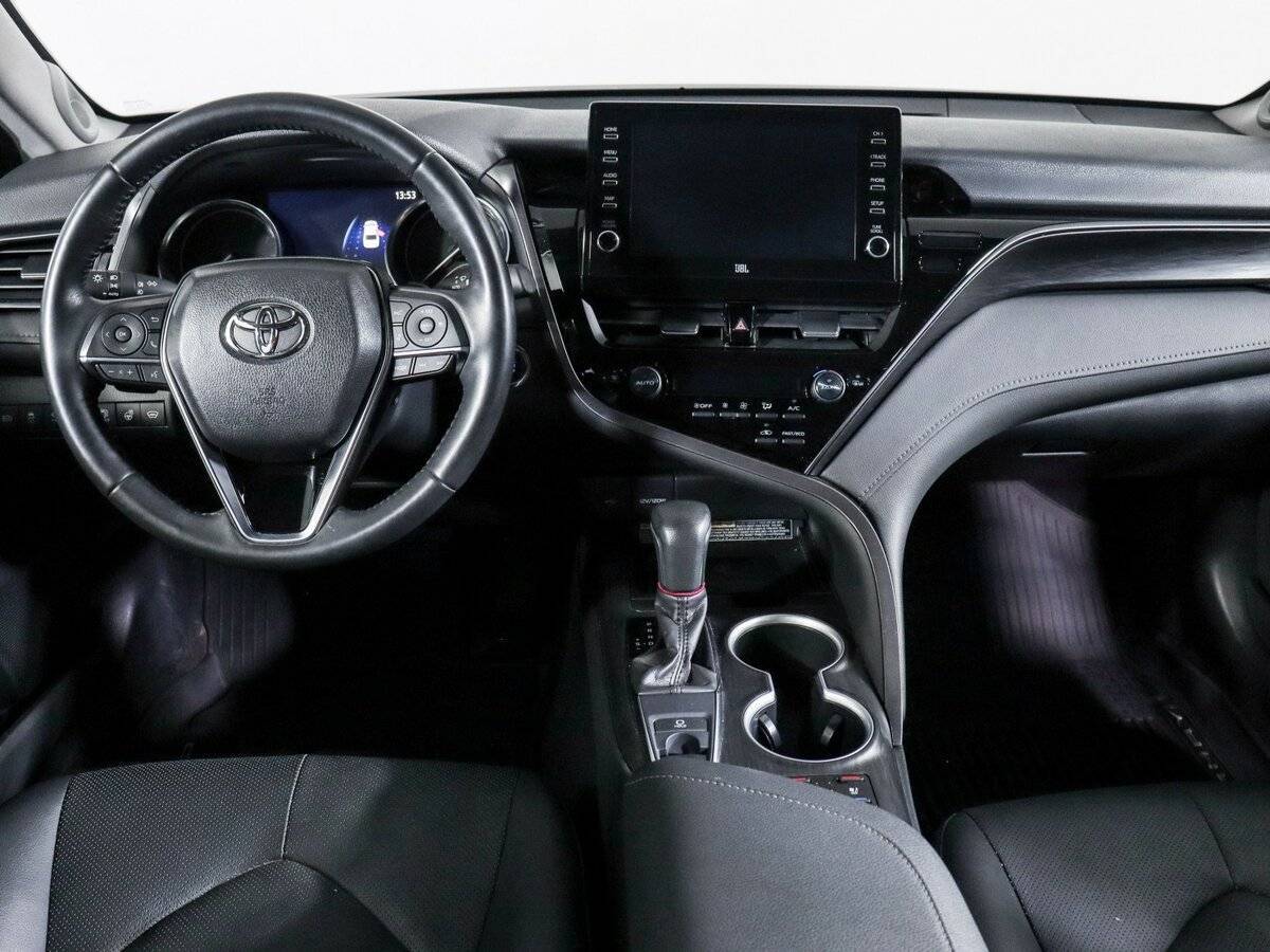 Б/У Тойота Камри 2021 года. Фото: #8