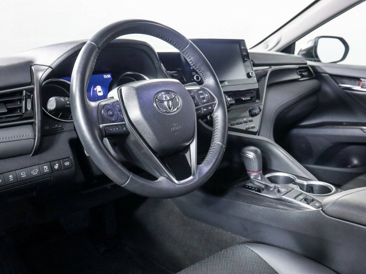 Б/У Тойота Камри 2021 года. Фото: #10