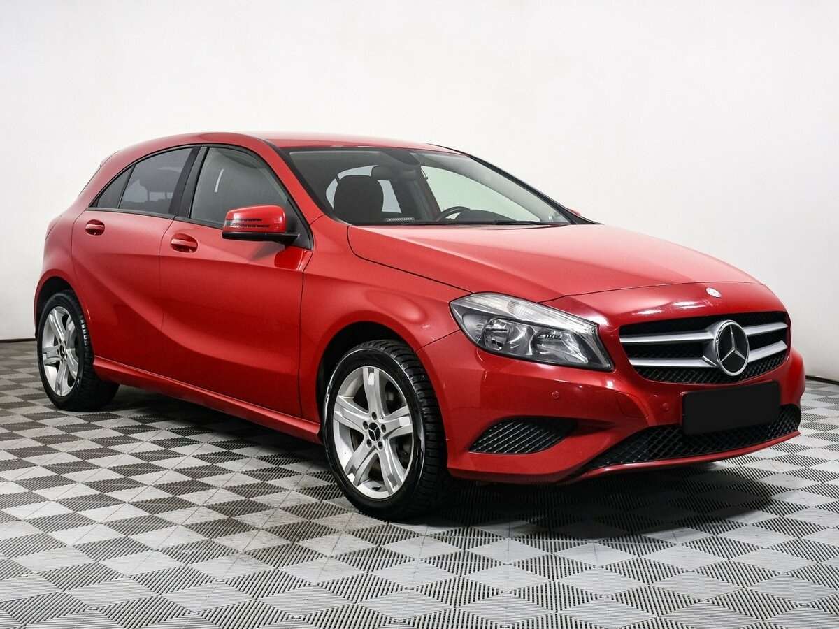 Б/У Мерседес-Бенц А-Класс 2013 года. Фото: #2