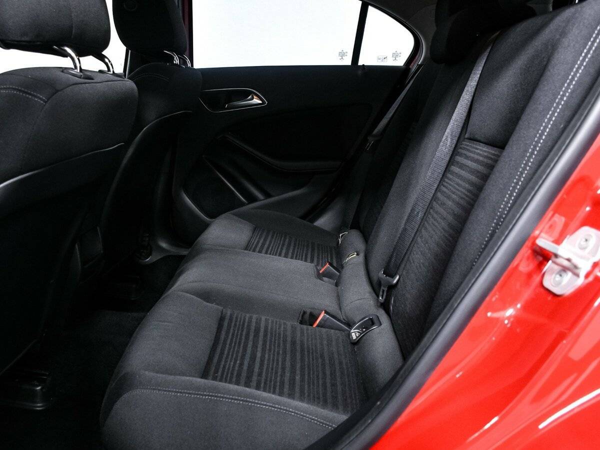 Б/У Мерседес-Бенц А-Класс 2013 года. Фото: #9