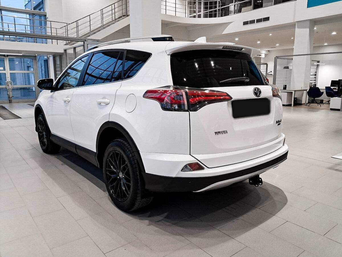 Б/У Тойота Рав4 2016 года. Фото: #6