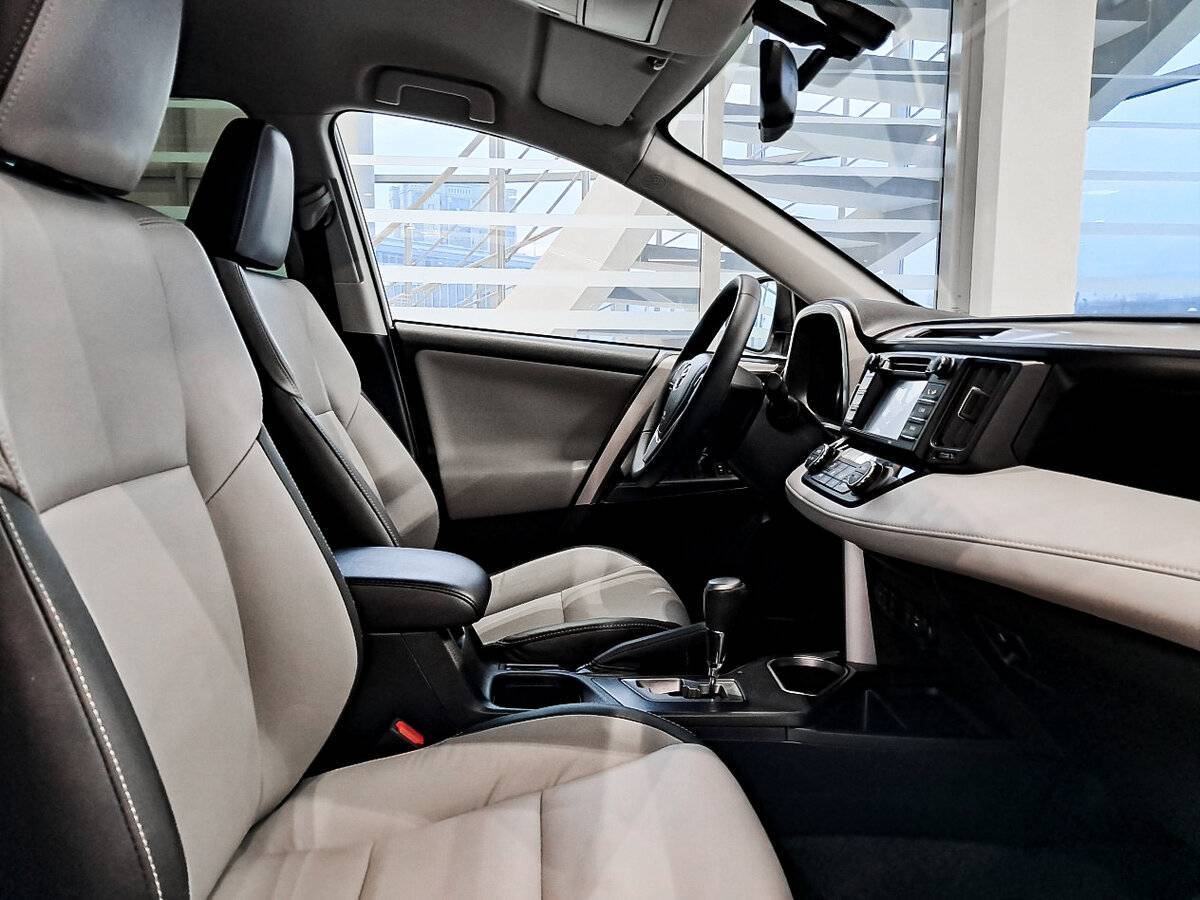 Б/У Тойота Рав4 2016 года. Фото: #10