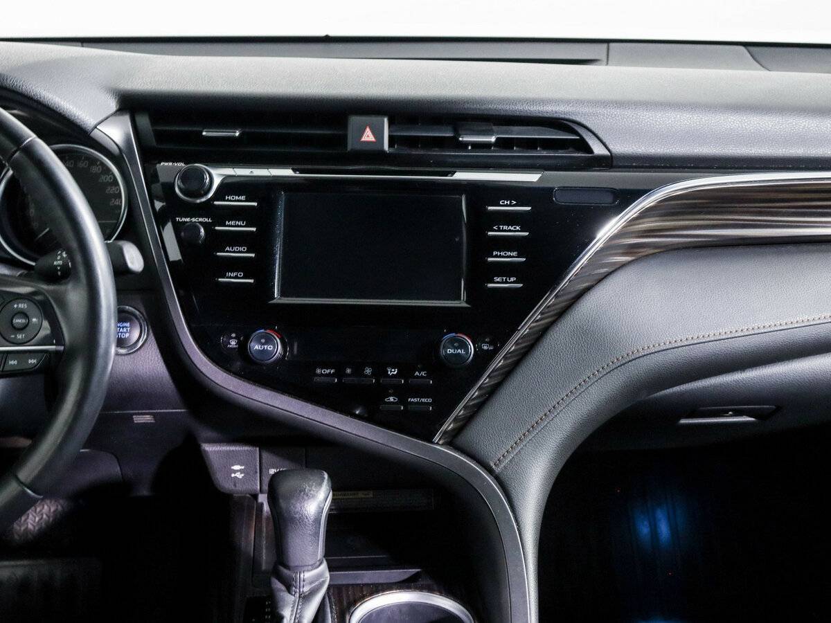 Б/У Тойота Камри 2021 года. Фото: #12