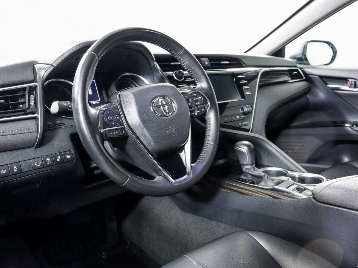 Б/У Тойота Камри 2021 года. Фото: #13