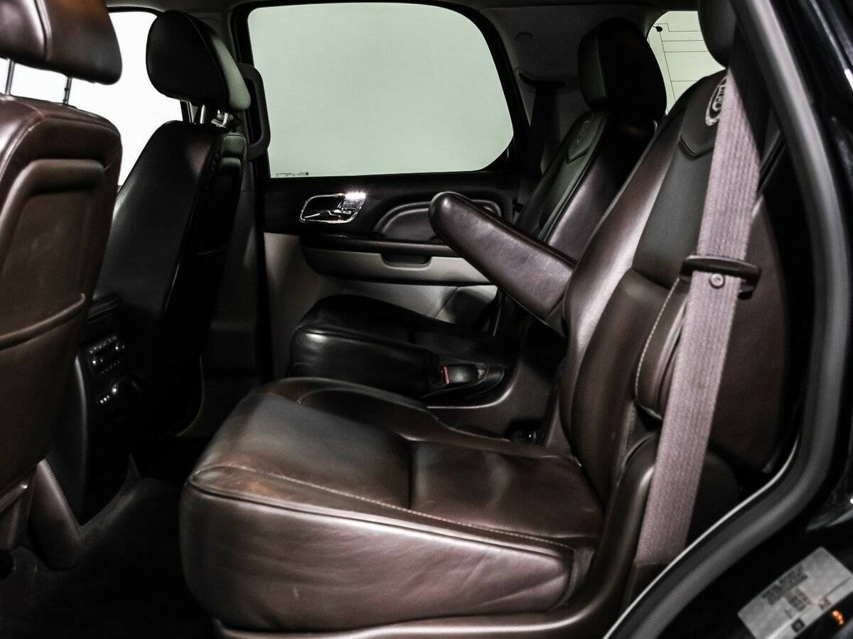 Б/У Кадиллак Эскалэйд 2013 года. Фото: #11