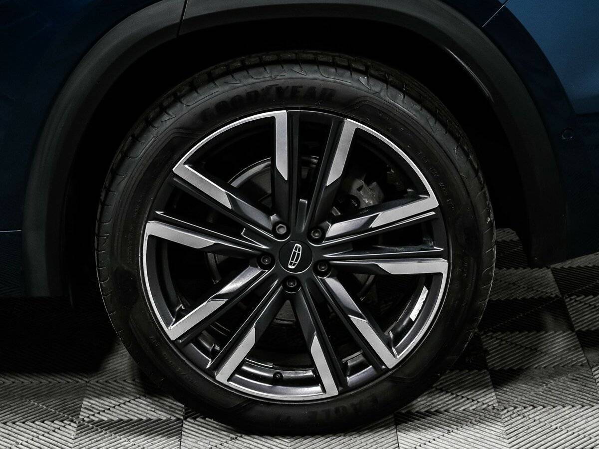 Б/У Джили Монжаро 2024 года. Фото: #16