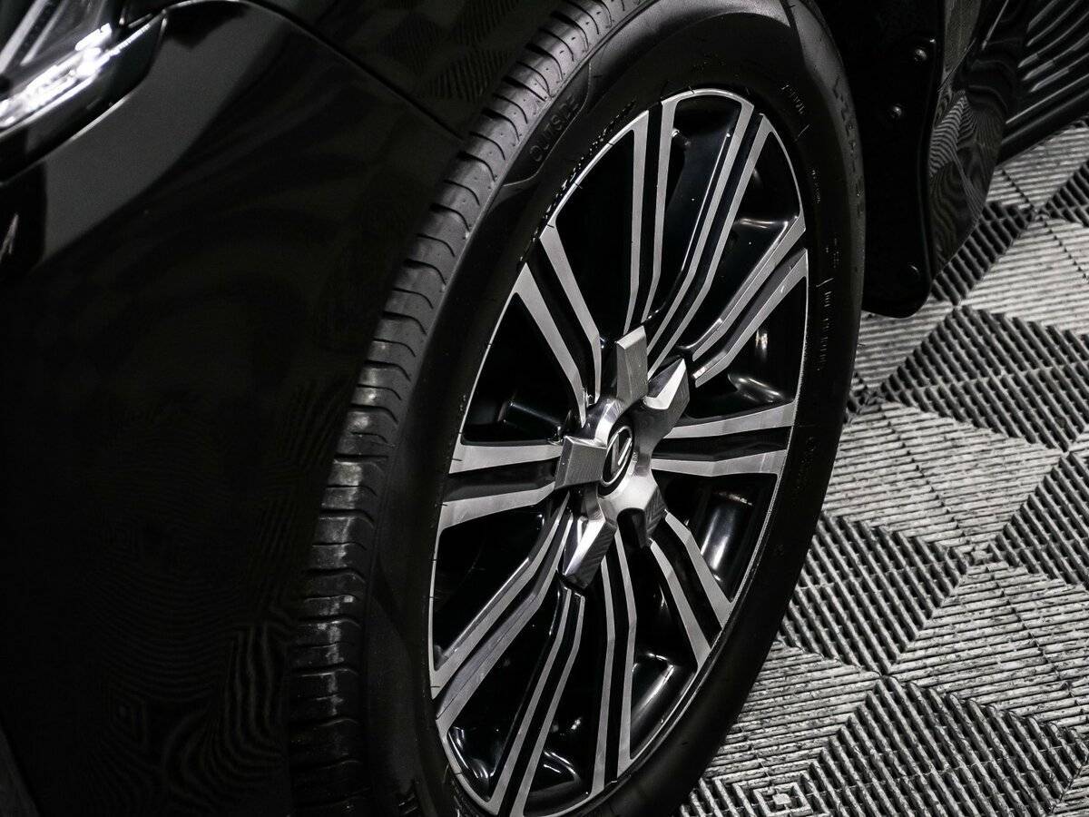 Б/У Лексус Л-Икс 2019 года. Фото: #13