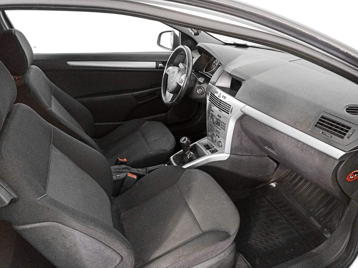 Б/У Опель Астра 2011 года. Фото: #9