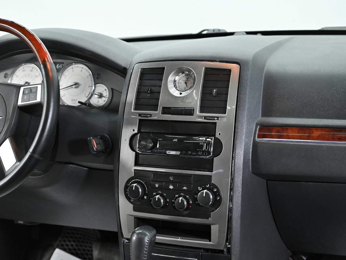 Б/У Крайслер 300Ц 2004 года. Фото: #10