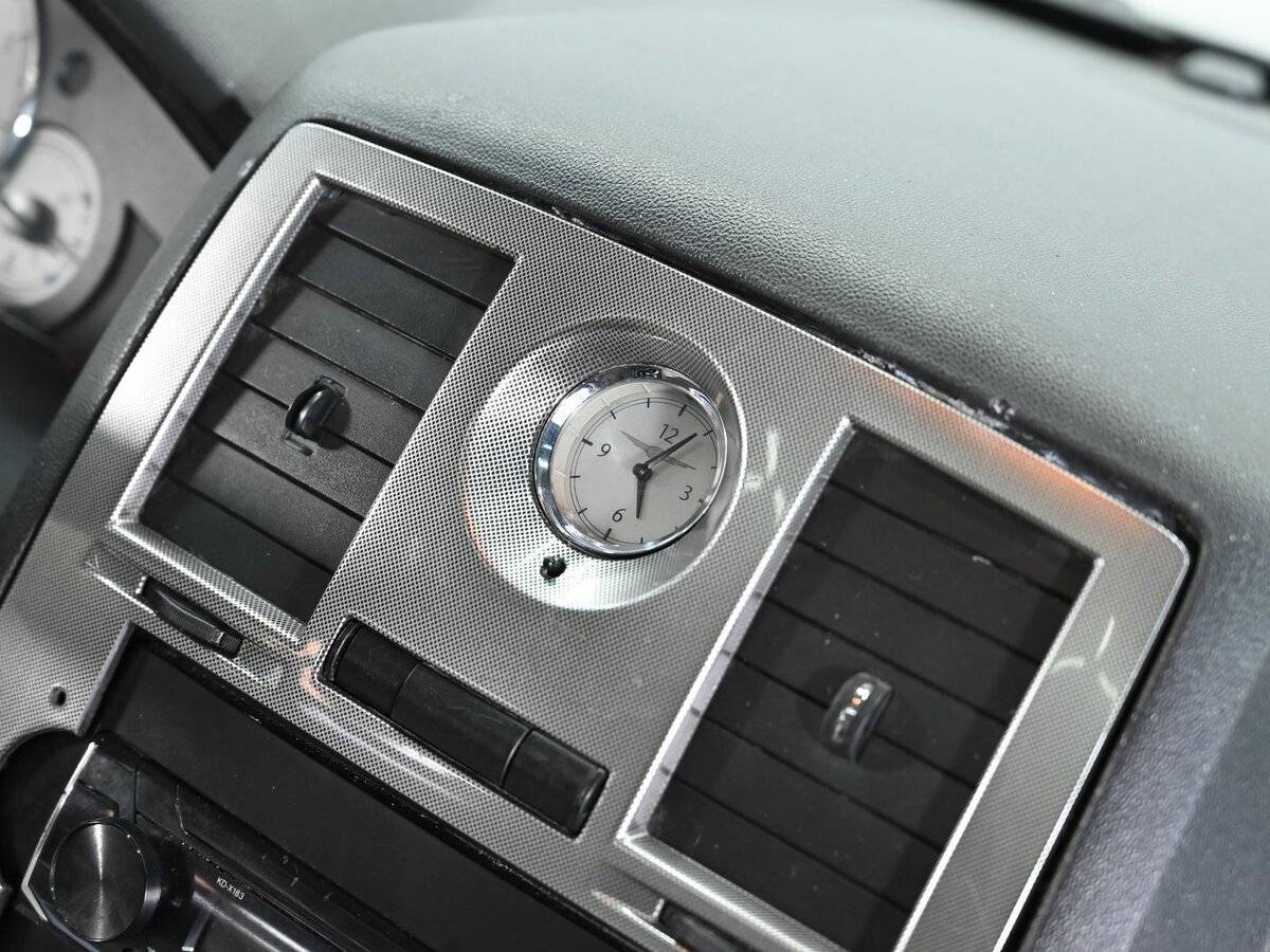 Б/У Крайслер 300Ц 2004 года. Фото: #11