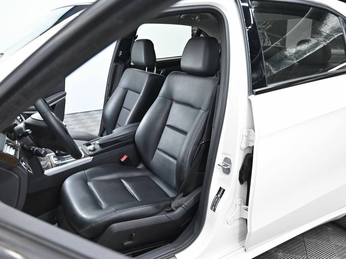 Б/У Мерседес-Бенц Е-Класс 2010 года. Фото: #4