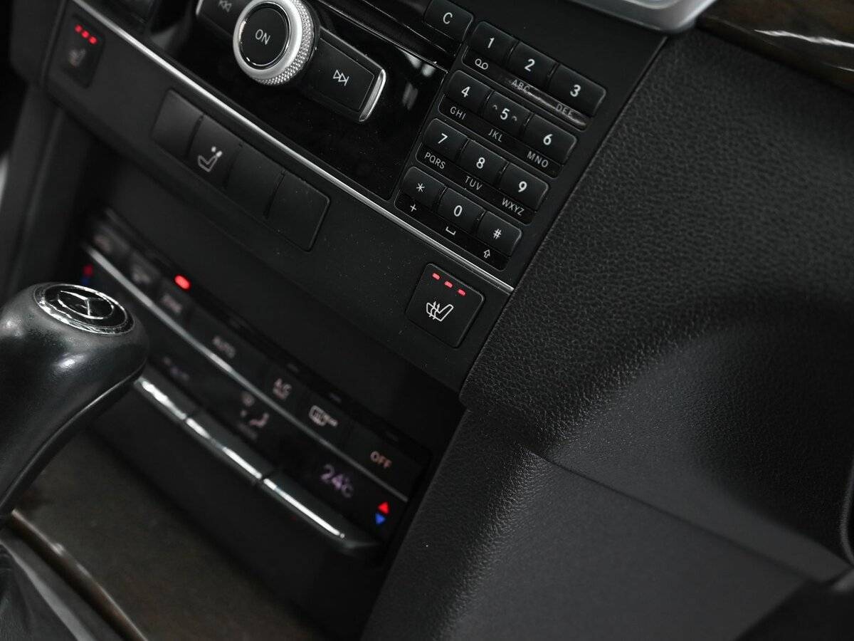 Б/У Мерседес-Бенц Е-Класс 2010 года. Фото: #7