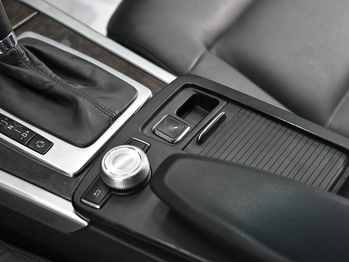 Б/У Мерседес-Бенц Е-Класс 2010 года. Фото: #8