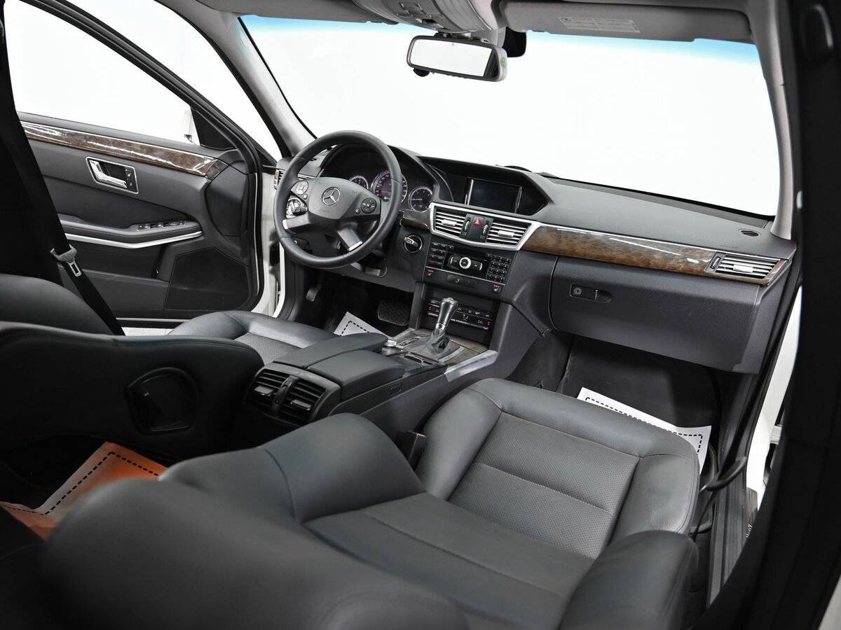 Б/У Мерседес-Бенц Е-Класс 2010 года. Фото: #9