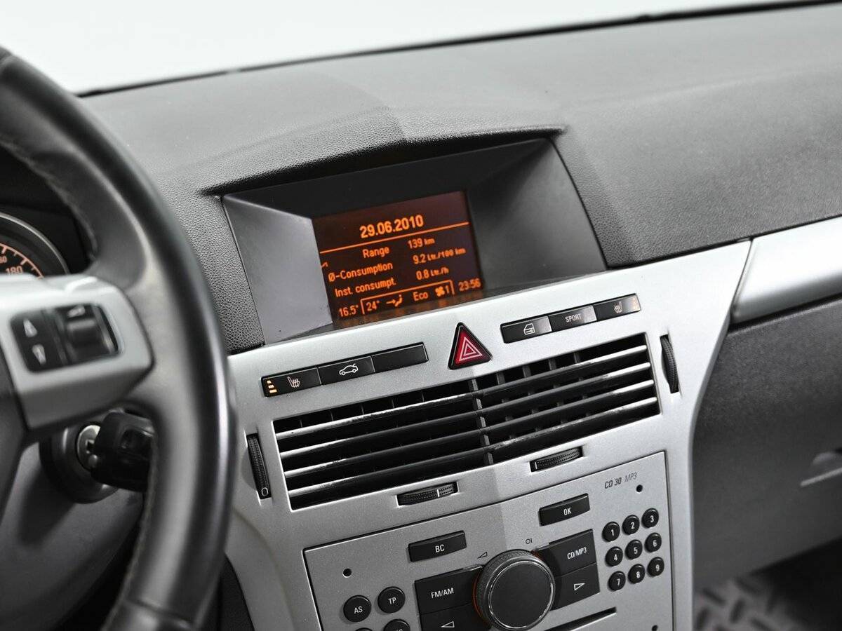 Б/У Опель Астра 2010 года. Фото: #9