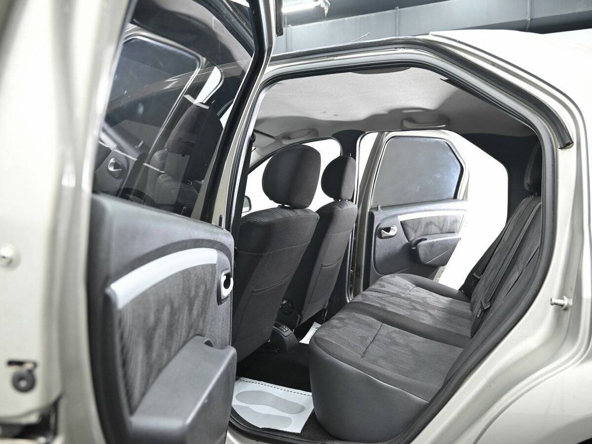 Б/У Рено Логан 2013 года. Фото: #12