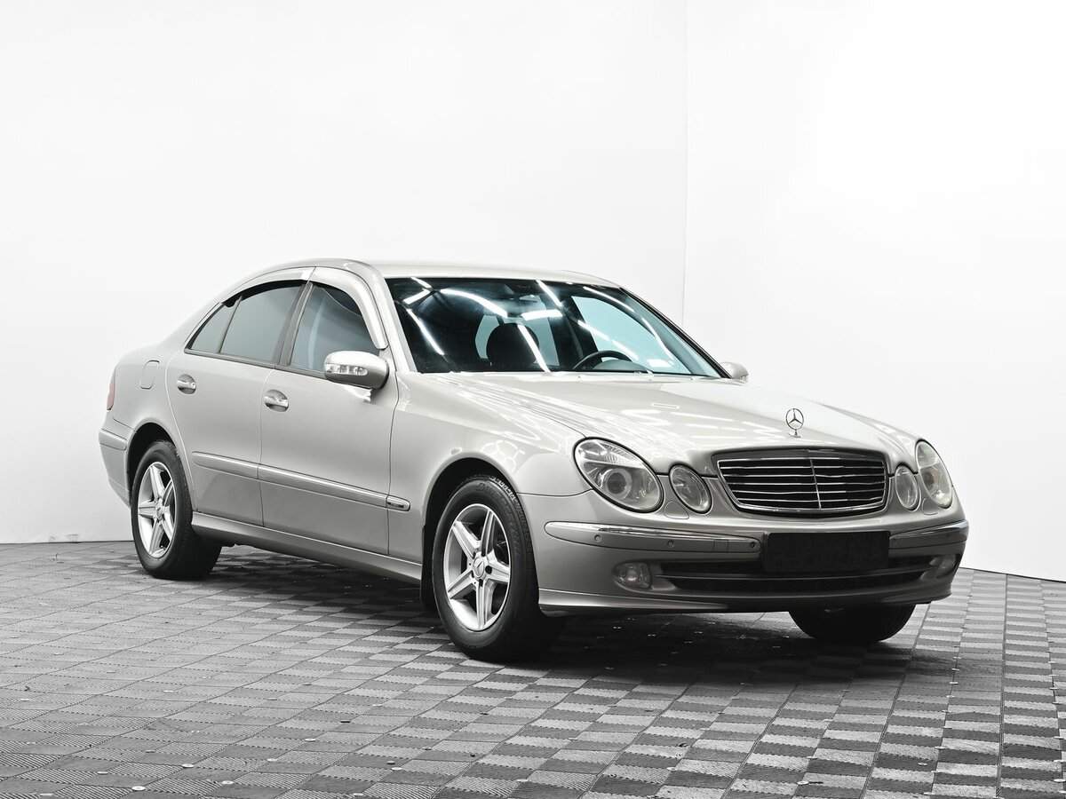 Б/У Мерседес-Бенц Е-Класс 2004 года. Фото: #1